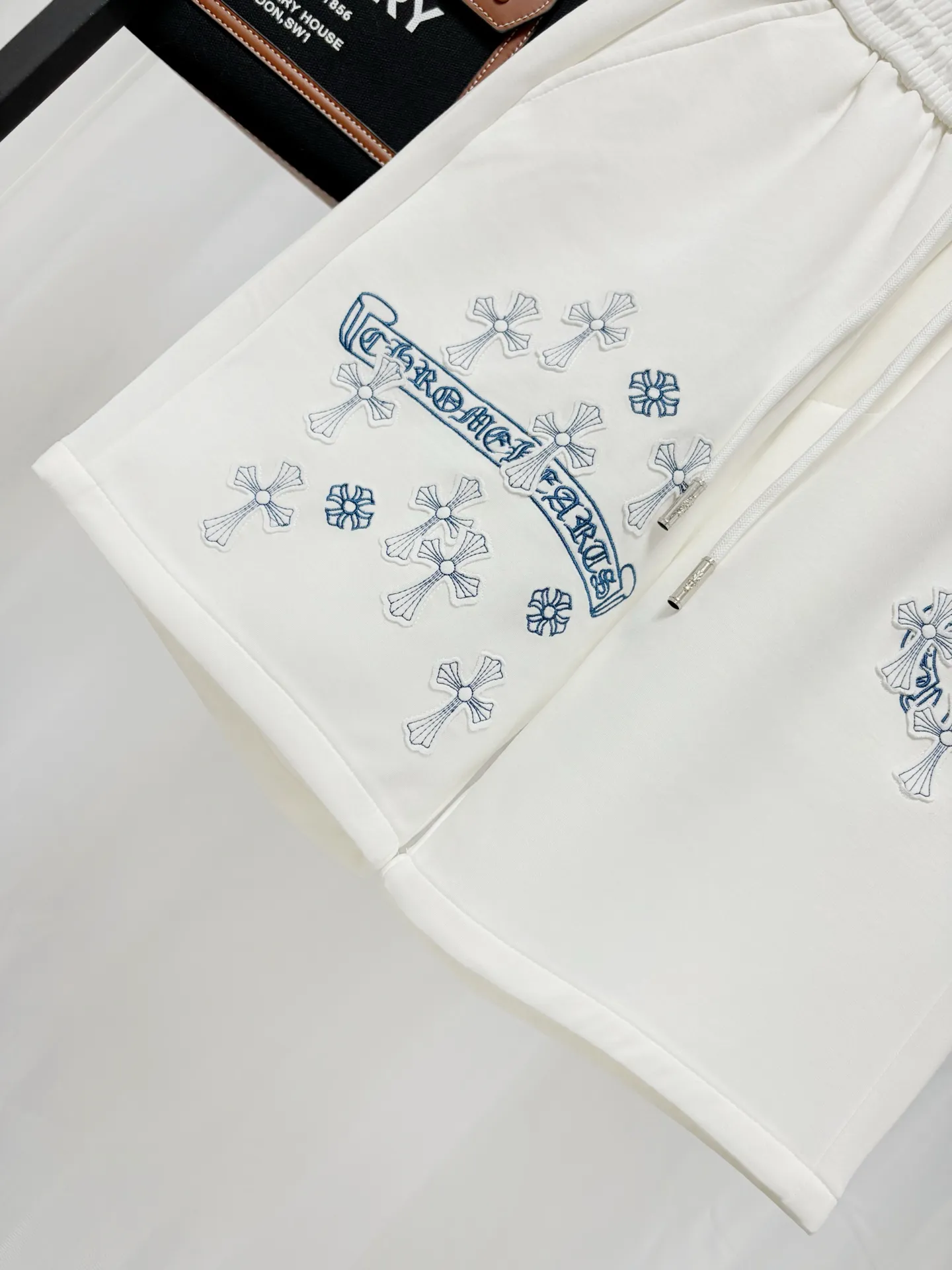 Chrome Hearts Blue ， + ， 。 ， ， 、 ， ； ， ， ， ， 。 ， ， Breathable ， White 。 Blue Classic ， ， 。 、 、 ， Versatile， 、 ， 。 Size M-3XL